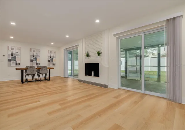 4th image of 2065 Envoy Ct, Clearwater, FL 33764 | MLS# TB8530815