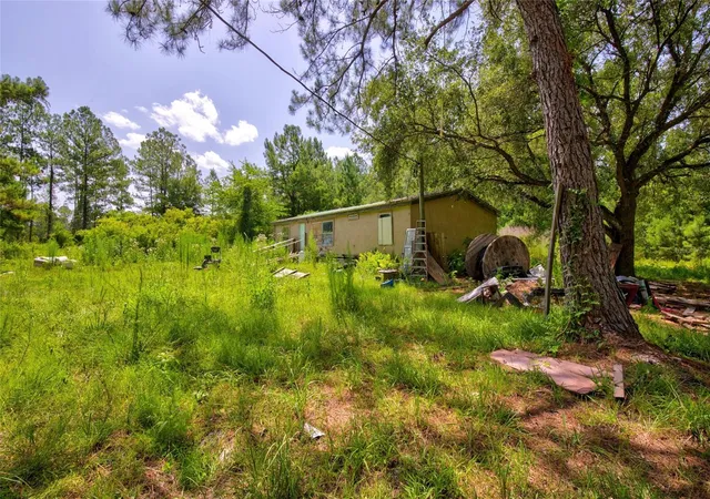Photo 3 of Manufactured home for sale at 7320 NE 137th Place, Citra, FL 32113 | MLS# OM728813 | Listing updated on 2026-07-29