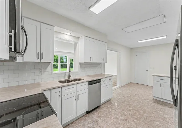 Photo 4 of Single family home for sale at 7209 Grv Way, Lakeland, FL 33810 | MLS# L4963616 | Listing updated on 2026-10-25
