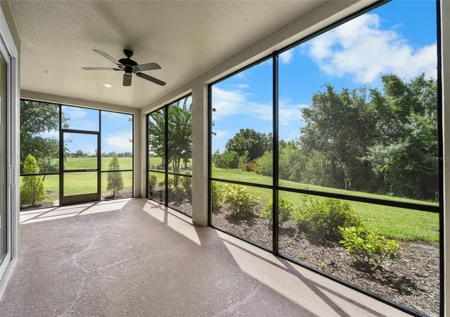 Photo 4 of Townhouse for sale at 7342 Divot Loop, Bradenton, FL 34202 | MLS# A4700507 | Listing updated on 2026-09-14