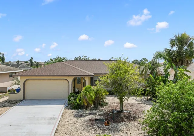 Photo 1 of Single family home for sale at 744 Flamingo Dr, Apollo Beach, FL 33572 | MLS# TB8530825 | Listing updated on 2026-09-20