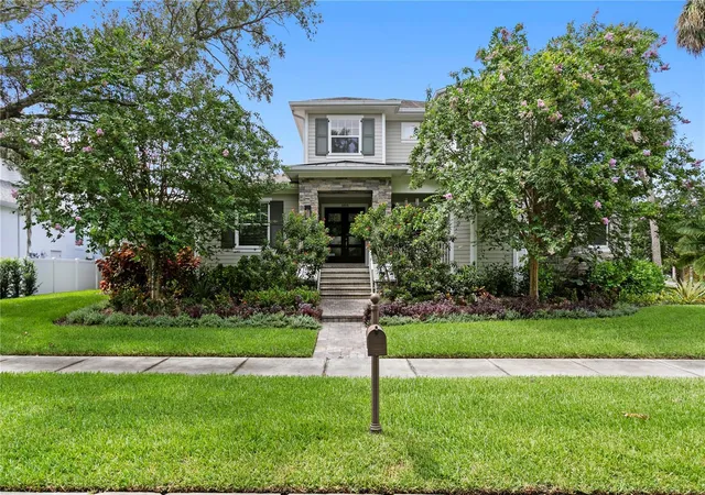Photo 2 of Mansion for sale at 5016 W Evelyn Dr, Tampa, FL 33609 | MLS# TB8530834 | Listing updated on 2026-08-07