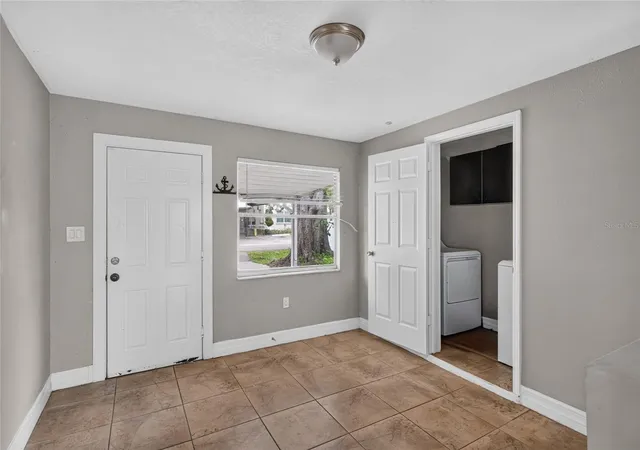 Photo 4 of Sale Pending at 3615 W Rogers Ave, Tampa, FL 33611 | MLS# TB8530840 | Listing updated on 2026-10-30
