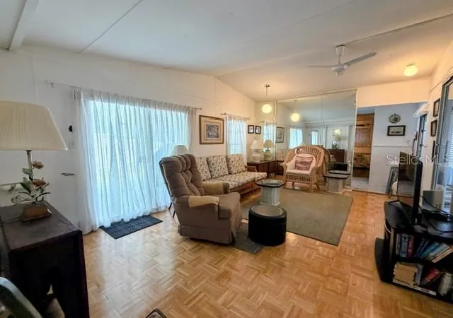 Photo 4 of Sale Pending at 857 S Green Cir, Venice, FL 34285 | MLS# N6145079 | Listing updated on 2026-08-05