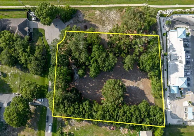 5th image of 17380 Riverstone Dr, Lutz, FL 33558 | MLS# TB8530861