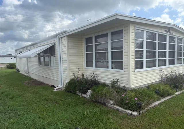 Photo 4 of Manufactured home for sale at 37529 Attica Ave, Zephyrhills, FL 33542 | MLS# TB8530873 | Listing updated on 2026-08-31
