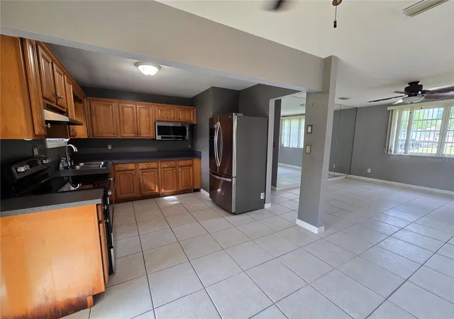 Photo 3 of Single family home for sale at 2022 Brian Ave, South Daytona, FL 32119 | MLS# V4950301 | Listing updated on 2026-09-30