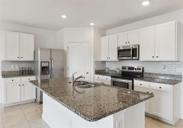 Photo 4 of Single family home for sale at 2487 White Lilly Dr, Kissimmee, FL 34747 | MLS# S5154052 | Listing updated on 2026-09-20