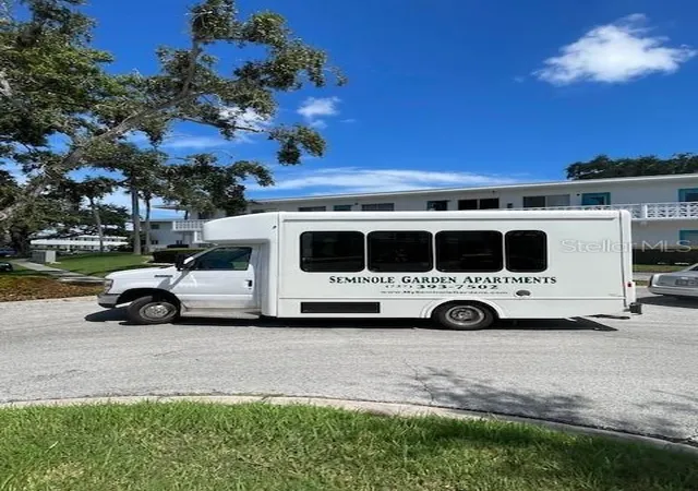 2nd image of 8350 112Th St, SEMINOLE, FL 33772