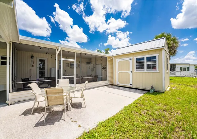 5th image of 1515 Sanderling Dr, Englewood, FL 34224 | MLS# D6148142