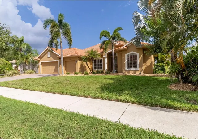 Photo 3 of Single family home for sale at 12709 Penguin Dr, Bradenton, FL 34212 | MLS# TB8530887 | Listing updated on 2026-10-06