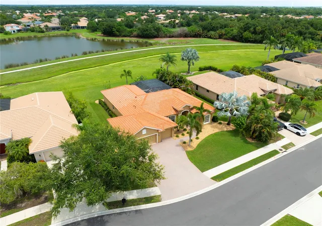 Photo 4 of Single family home for sale at 12709 Penguin Dr, Bradenton, FL 34212 | MLS# TB8530887 | Listing updated on 2026-10-06