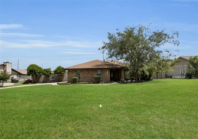 Single family home for sale at 2045 SE 32nd Street, OCALA, FL 34471 | MLS# OM728835