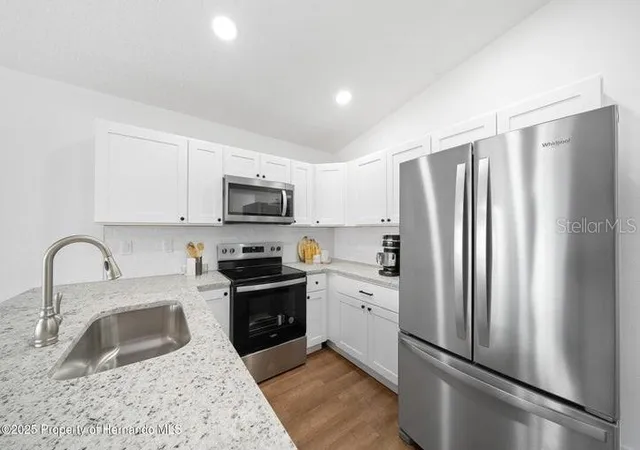 Photo 4 of Single family home for sale at 15176 Gonzo Rd, Brooksville, FL 34614 | MLS# W7887820 | Listing updated on 2026-10-16