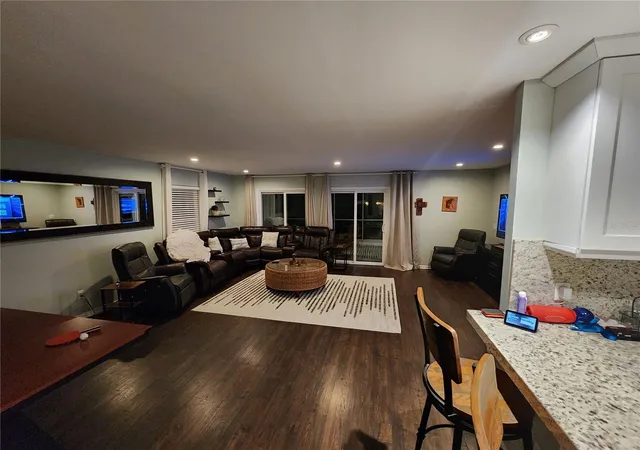 2nd image of 149 Sea Isle Cir, South Daytona, FL 32119 | MLS# O6426600
