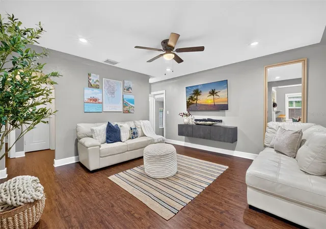 Photo 3 of Single family home for sale at 920 29th Street N, Saint Petersburg, FL 33713 | MLS# TB8530898 | Listing updated on 2026-10-19