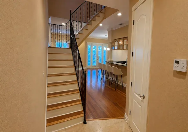 Photo 4 of Townhouse for sale at 4907 Bayshore Blvd #103, Tampa, FL 33611 | MLS# TB8530900 | Listing updated on 2026-08-30
