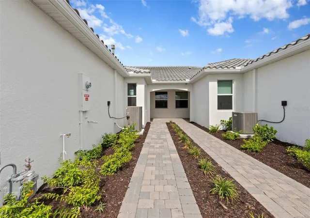 2nd image of 27108 Clam Shell Ct, Englewood, FL 34223 | MLS# TB8530905