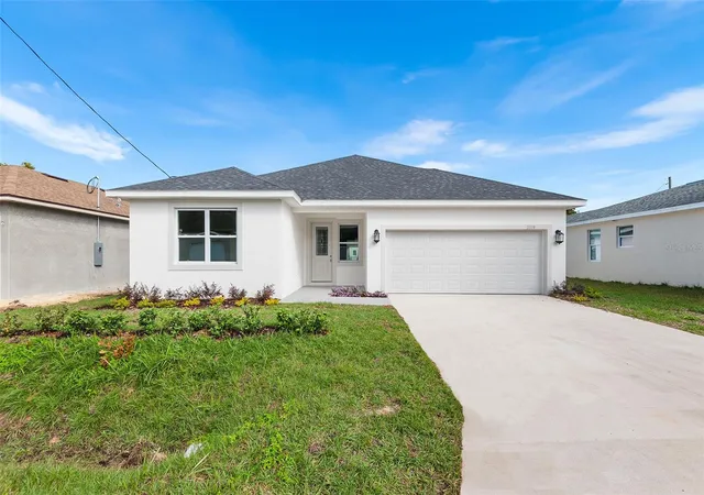Photo 1 of Single family home for sale at 2519 Avenue E Sw, Winter Haven, FL 33880 | MLS# TB8530908 | Listing updated on 2026-09-15