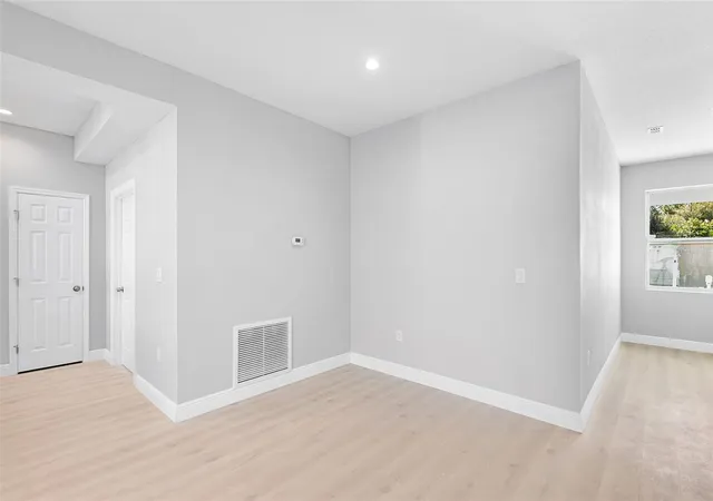 Photo 3 of Single family home for sale at 2519 Avenue E SW, Winter Haven, FL 33880 | MLS# TB8530908 | Listing updated on 2026-09-15