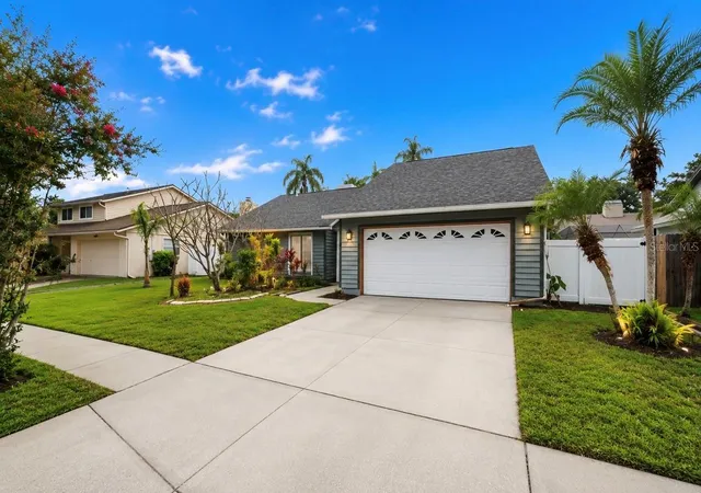 Photo 2 of Single family home for sale at 10906 Autumn Oak Pl, Tampa, FL 33618 | MLS# TB8530917 | Listing updated on 2026-08-14