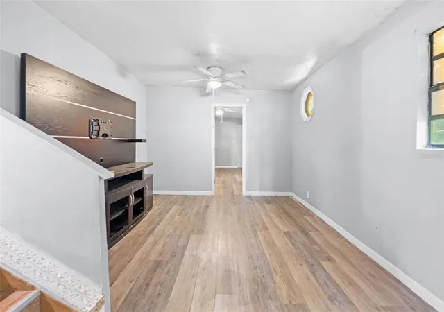 Photo 3 of Manufactured home for sale at 122 Arkays Ave, Spring Hill, FL 34609 | MLS# W7887822 | Listing updated on 2026-09-22