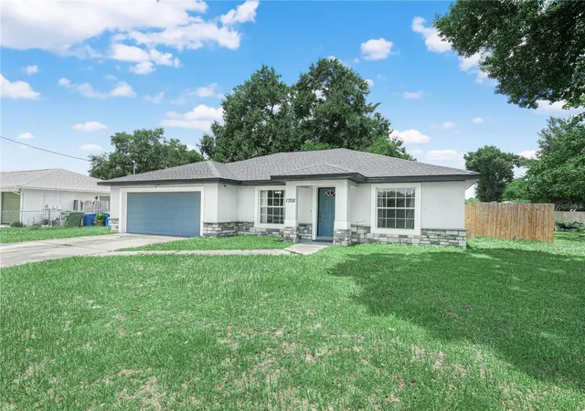 Photo 3 of Single family home for sale at 1705 Sandalwood Cir Sw, Winter Haven, FL 33880 | MLS# P4939364 | Listing updated on 2026-08-24