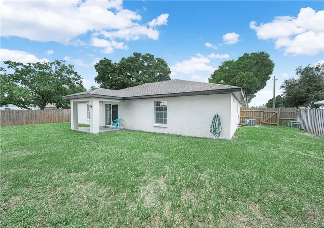 Photo 4 of Single family home for sale at 1705 Sandalwood Cir SW, Winter Haven, FL 33880 | MLS# P4939364 | Listing updated on 2026-08-24