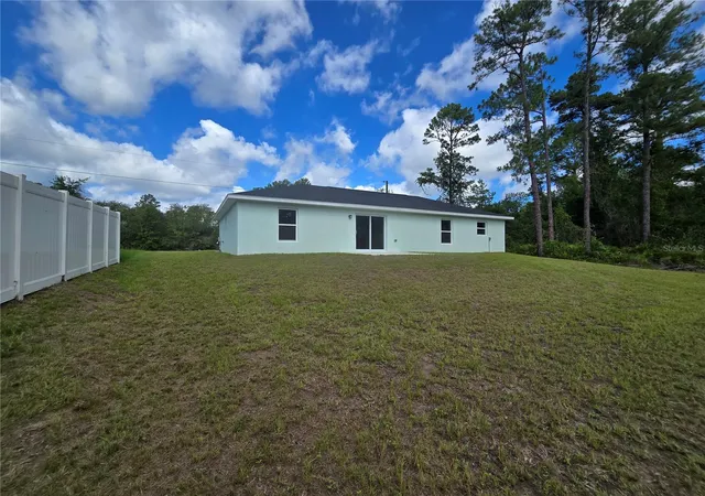 Photo 2 of Single family home for sale at 35 Sequoia Trl, Ocklawaha, FL 32179 | MLS# OM728840 | Listing updated on 2026-08-28