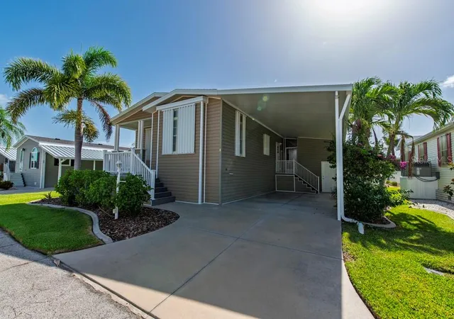 Photo 2 of Manufactured home for sale at 31 Copenhagen Ave, Punta Gorda, FL 33950 | MLS# C7528596 | Listing updated on 2026-09-01