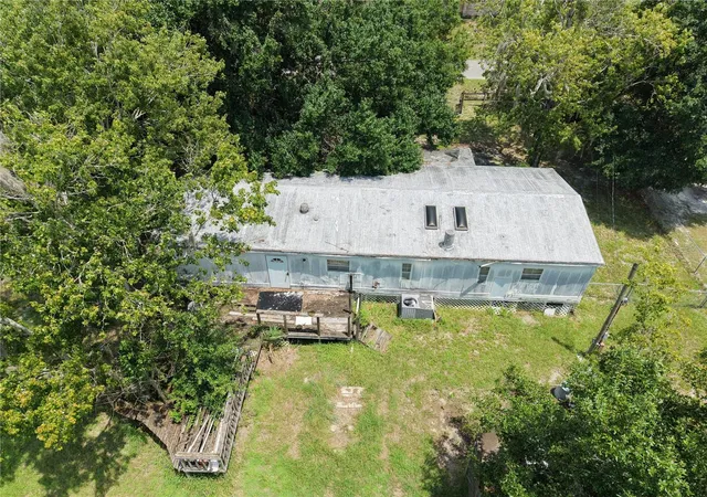 Photo 4 of Manufactured home for sale at 18440 Amityville Dr, Orlando, FL 32820 | MLS# O6426633 | Listing updated on 2026-09-29