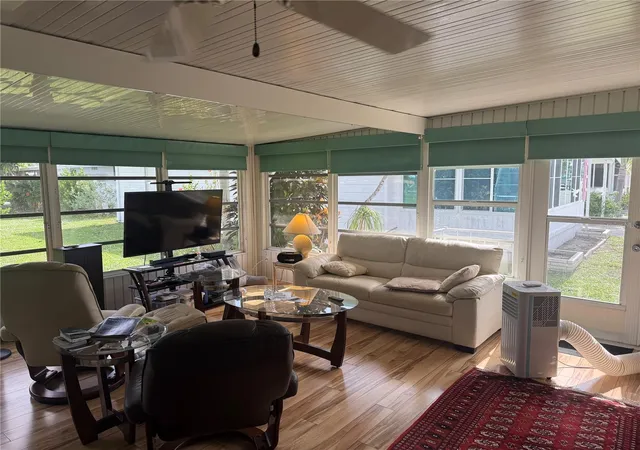 Photo 5 of Manufactured home for sale at 5640 Forsythia Rd, Venice, FL 34293 | MLS# N6145085 | Listing updated on 2026-07-21