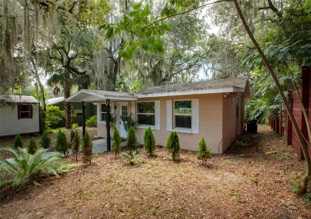 Photo 2 of Single family home for sale at 111 2nd Street, Melrose, FL 32666 | MLS# GC542098 | Listing updated on 2026-07-21