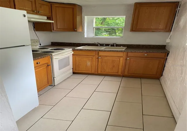 Photo 3 of Single family home for sale at 414 Nw 9th Avenue, Ocala, FL 34475 | MLS# TB8530944 | Listing updated on 2026-08-24