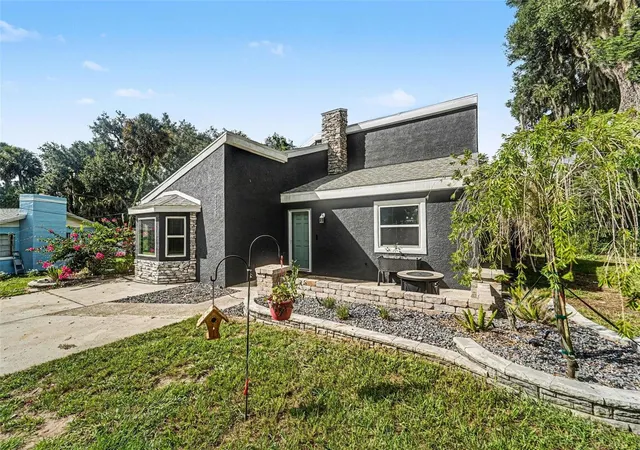 Photo 2 of Single family home for sale at 7238 Hillcrest St, Leesburg, FL 34748 | MLS# O6426650 | Listing updated on 2026-10-02