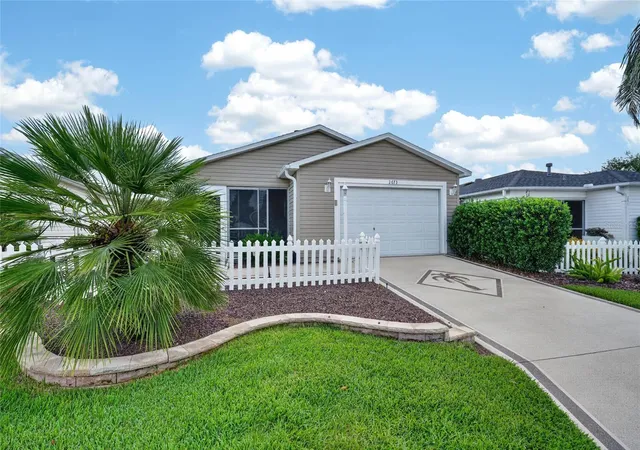 Photo 1 of Single family home for sale at 2673 Suffolk St, The Villages, FL 32162 | MLS# G5115332 | Listing updated on 2026-09-19