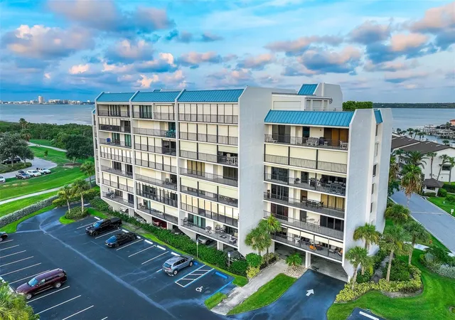 3rd image of 1581 Gulf Blvd #203N, Clearwater Beach, FL 33767 | MLS# TB8530964