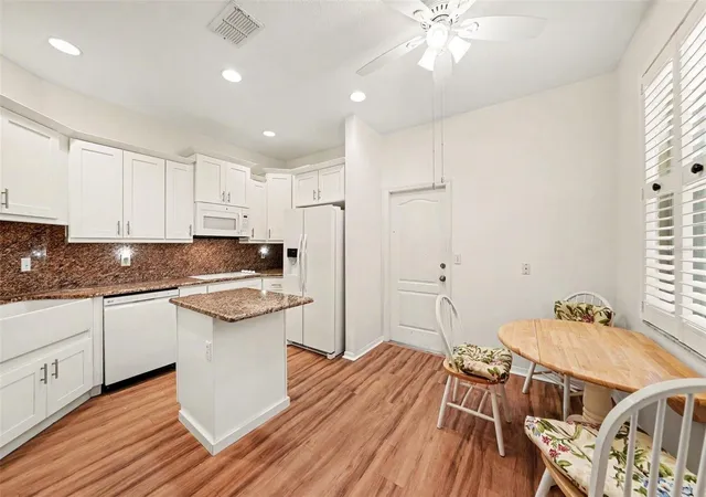 5th image of 1050 Starkey Rd #2403, Largo, FL 33771 | MLS# C7528602