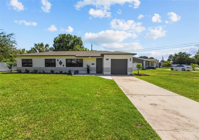 Photo 4 of Single family home for sale at 1200 63rd Avenue N, St Petersburg, FL 33702 | MLS# TB8530973 | Listing updated on 2026-10-22