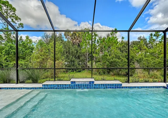 Photo 3 of Single family home for sale at 21261 Holmes Cir, Venice, FL 34293 | MLS# A4700562 | Listing updated on 2026-10-22