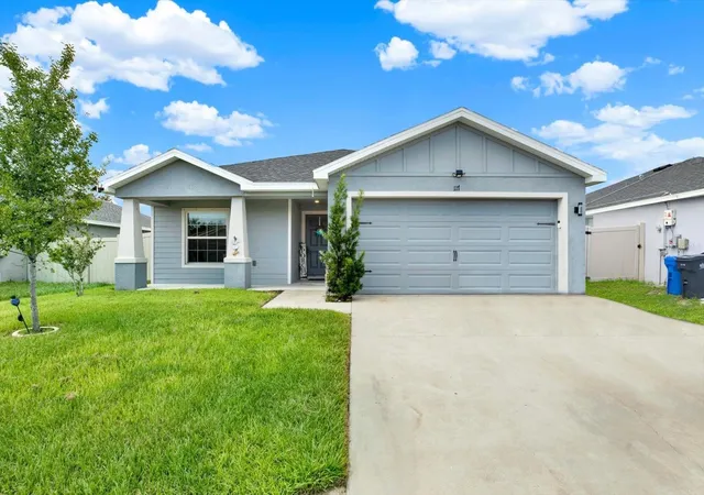 Photo 1 of Single family home for sale at 117 Eagle Summit Dr, Ruskin, FL 33570 | MLS# TB8530990 | Listing updated on 2026-07-29