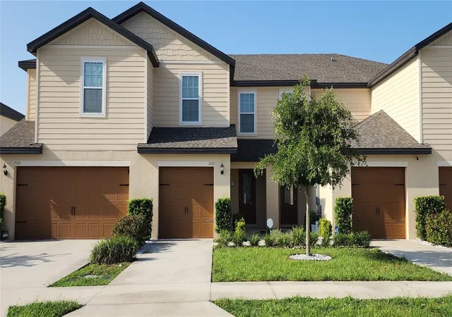 Townhouse for sale at 1531 Wynford Cir, TAVARES, FL 32778 | MLS# O6426684