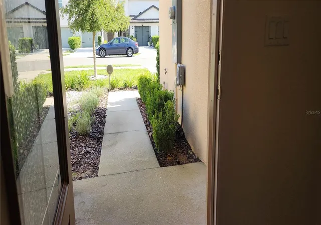 Photo 3 of Townhouse for sale at 1531 Wynford Cir, Tavares, FL 32778 | MLS# O6426684 | Listing updated on 2026-10-05