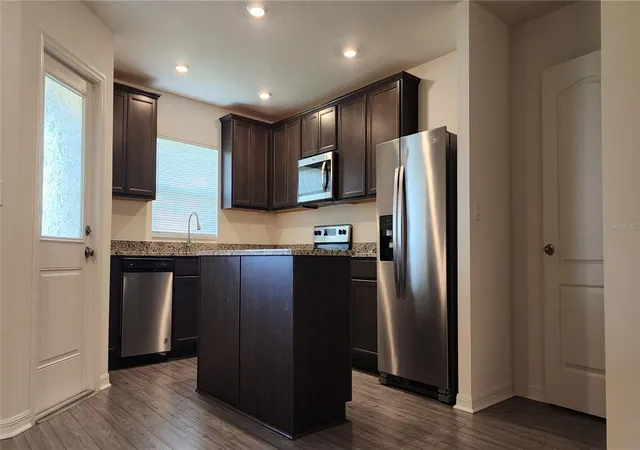 Photo 3 of Townhouse for sale at 1531 Wynford Cir, Tavares, FL 32778 | MLS# O6426684 | Listing updated on 2026-10-05
