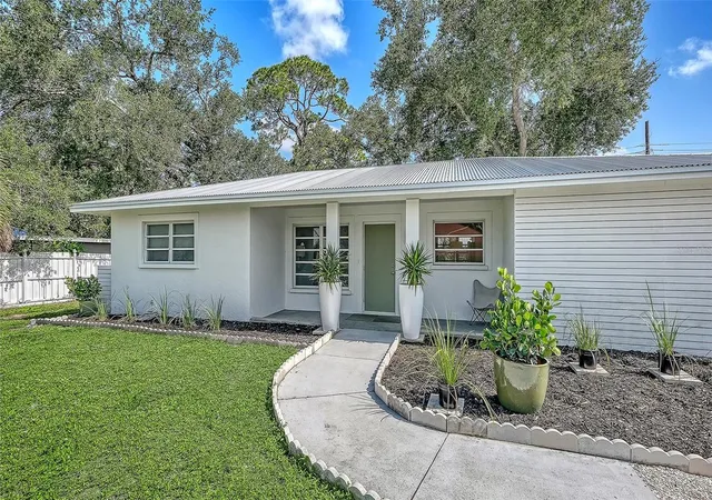 2nd image of 2719 Temple St, Sarasota, FL 34239 | MLS# A4700567