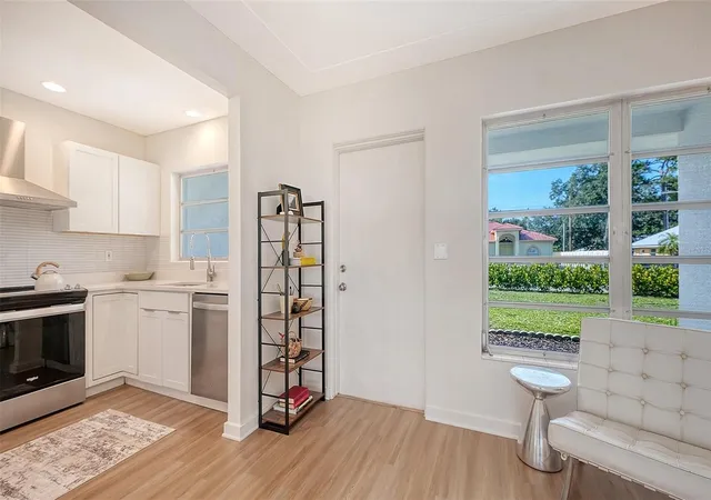 4th image of 2719 Temple St, Sarasota, FL 34239 | MLS# A4700567