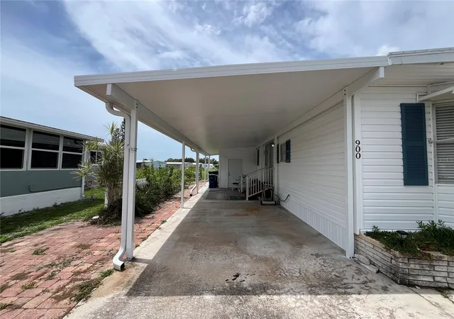 Photo 2 of Manufactured home for sale at 900 Jolanda Cir, Venice, FL 34285 | MLS# N6145088 | Listing updated on 2026-07-21