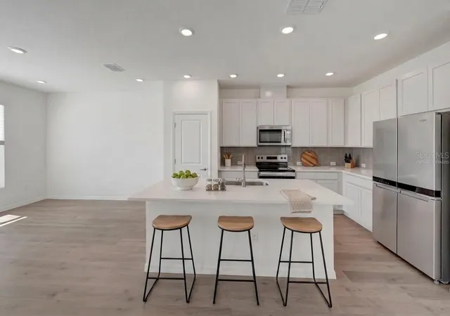 Photo 2 of Townhouse for sale at 6412 Jensen View Ave, Apollo Beach, FL 33572 | MLS# TB8531022 | Listing updated on 2026-10-08
