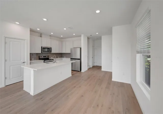 Photo 3 of Townhouse for sale at 6412 Jensen View Ave, Apollo Beach, FL 33572 | MLS# TB8531022 | Listing updated on 2026-10-08