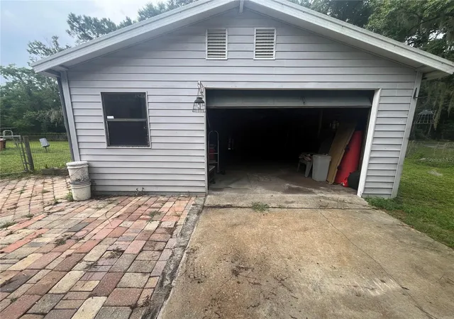 Photo 2 of Manufactured home for sale at 4010 Glen Rd, Lakeland, FL 33810 | MLS# P4939368 | Listing updated on 2026-09-11